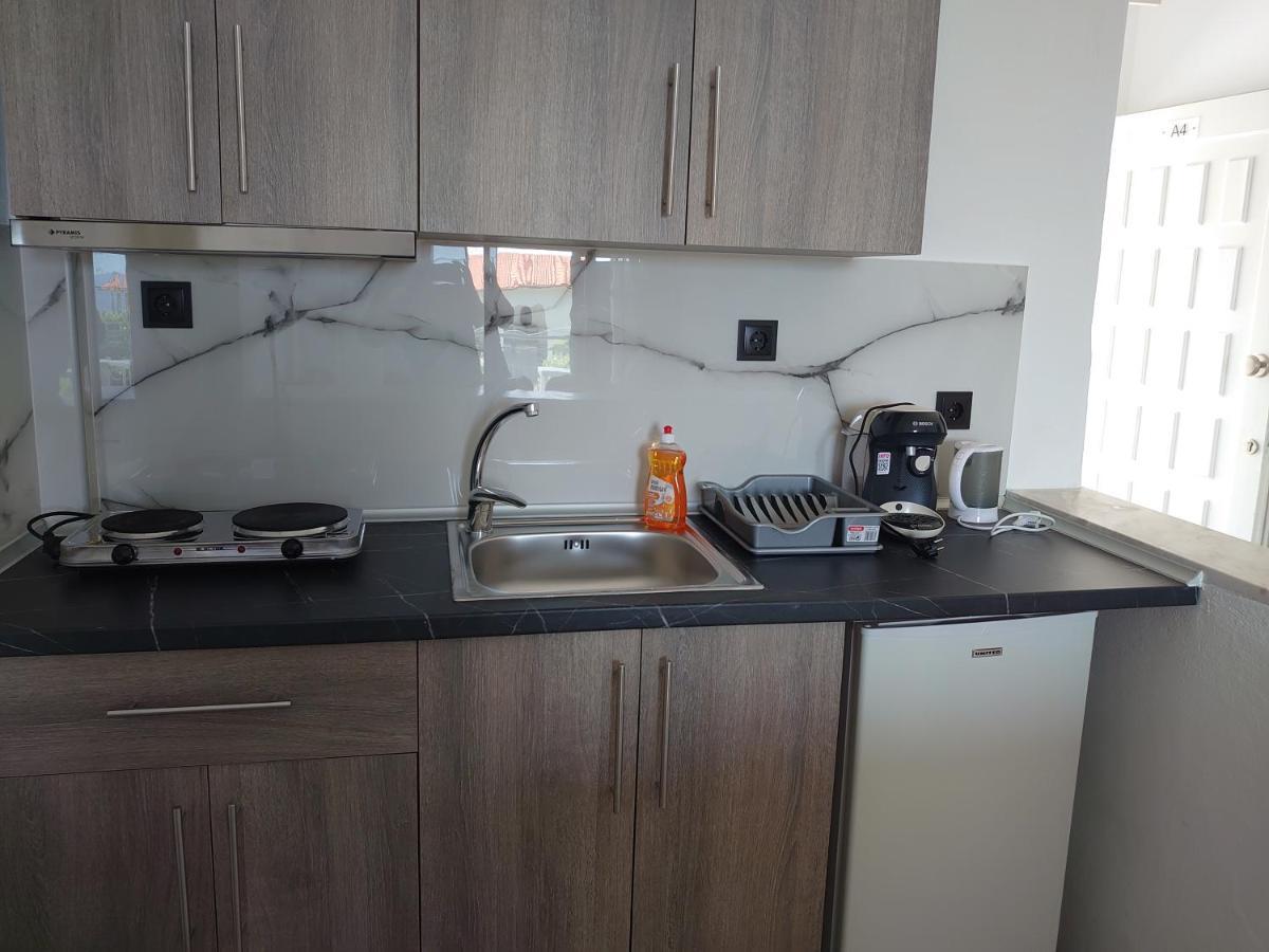 Merida Apartments Мола-Калива Экстерьер фото