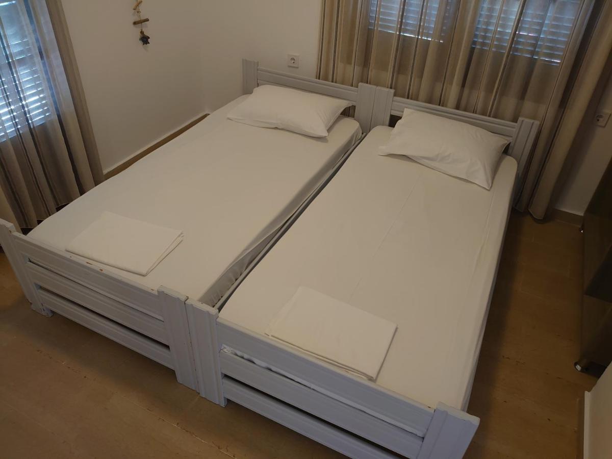 Merida Apartments Мола-Калива Экстерьер фото